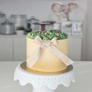 holiday wreath cake