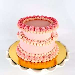 Vintage Cake - Decorating